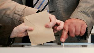 Poll: Wisconsin election confidence increases, voters want ballot pre-processing