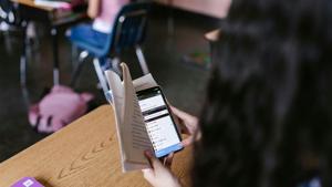 Wisconsin school cell phone ban during instructional time heads to governor