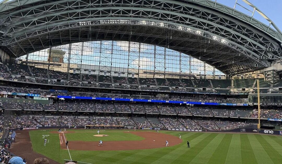 Baldwin bill would prevent Brewers, Bucks from charging for telecasts